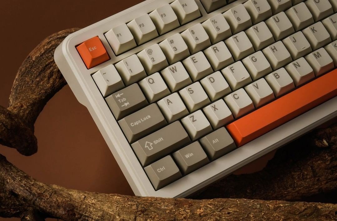 Ajazz AK820 MAX Tri-Mode Retro Mechanical Keyboard
