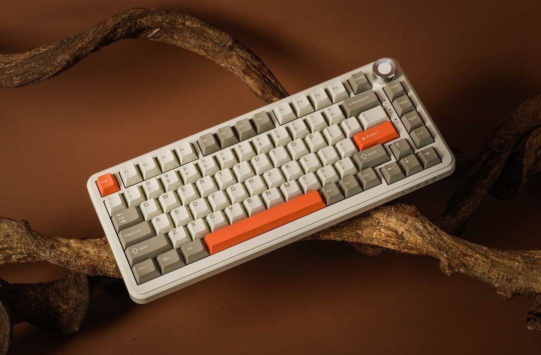 Ajazz AK820 MAX Tri-Mode Retro Mechanical Keyboard