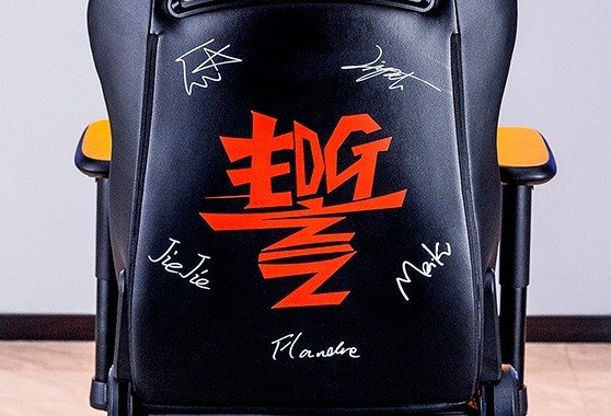 Razer Enki X EDGE Special Edition Gaming Chair